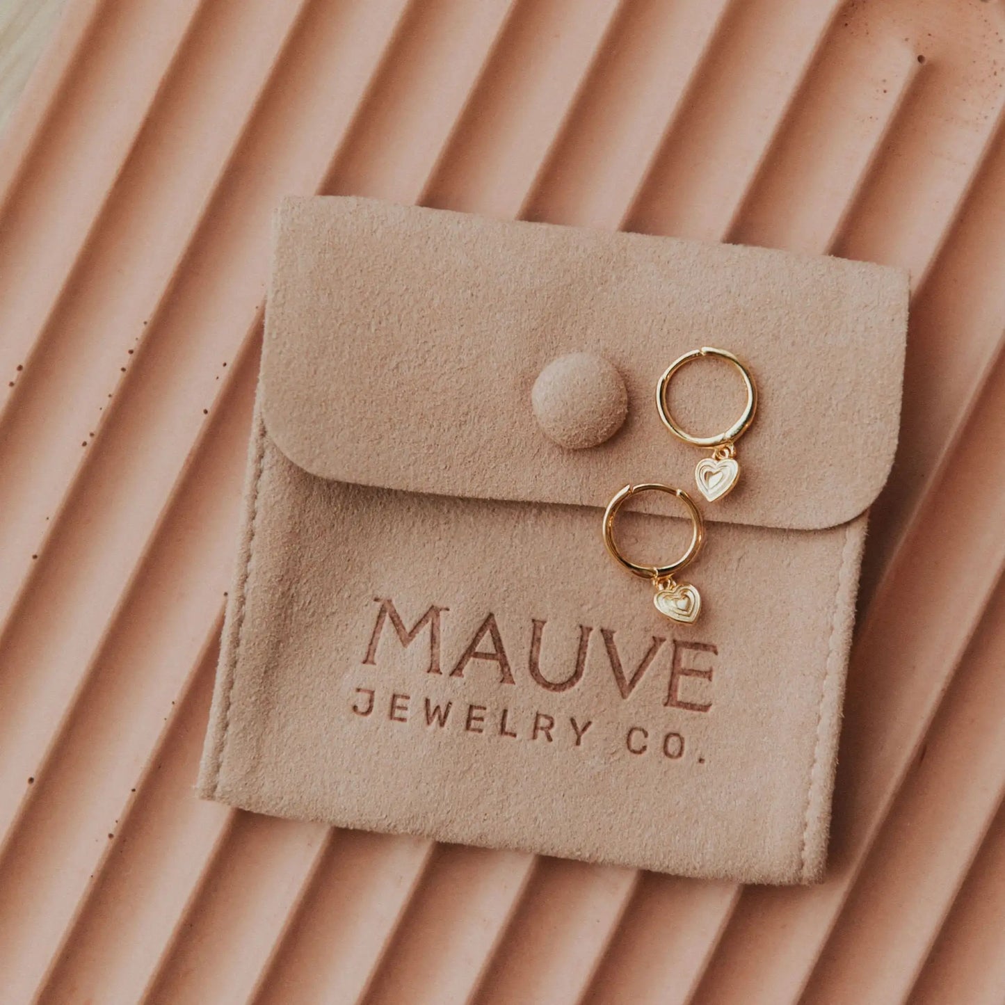 Mauve-136 - Dream Dragons