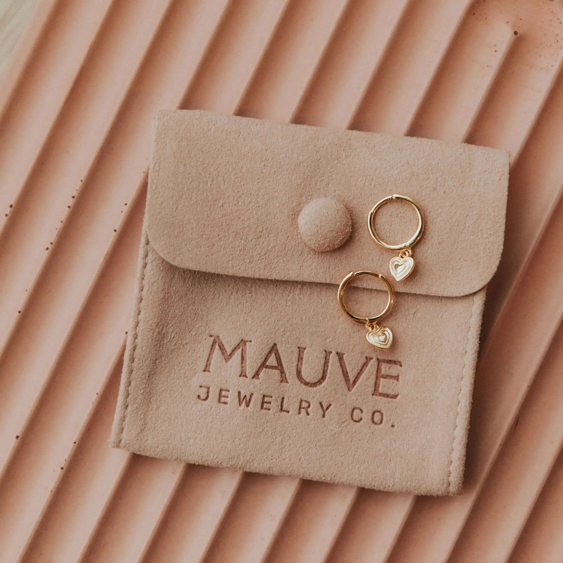 Mauve-136 - Dream Dragons